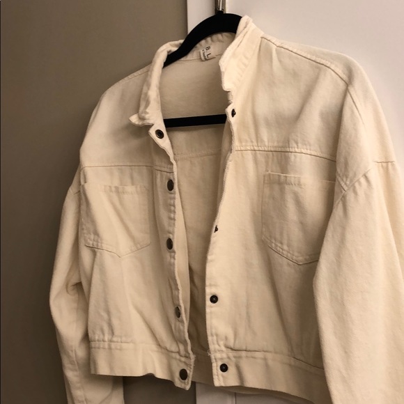 💙2 for $50💙new cropped beige jean jacket - Picture 2 of 6